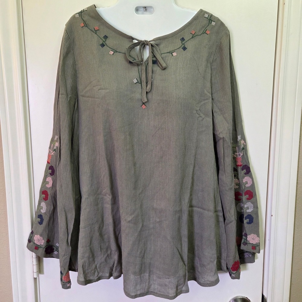 Orange Creek Sage Green Embroidered Bell Sleeve Boho Blouse IT7256 Small NWT